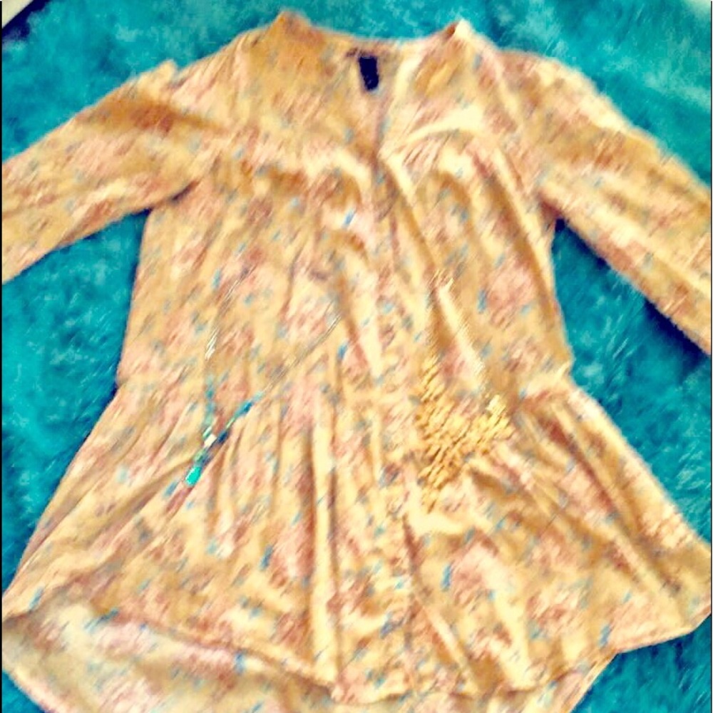 Cute H&M comfortable button-down longsleeve shirt